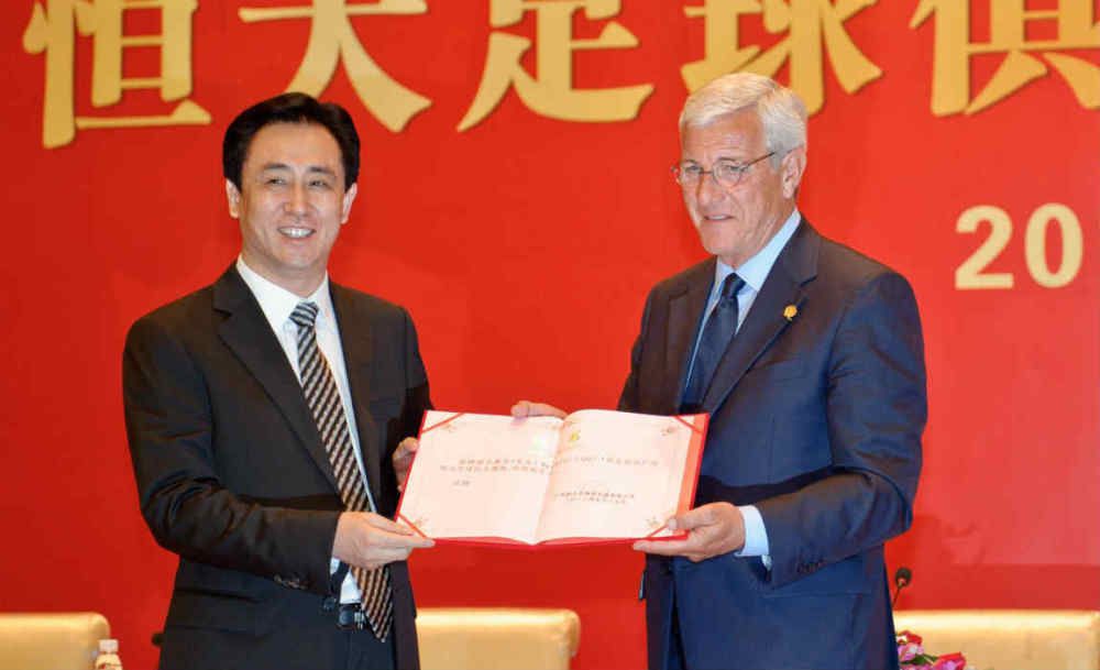 大学生旅行情侣
